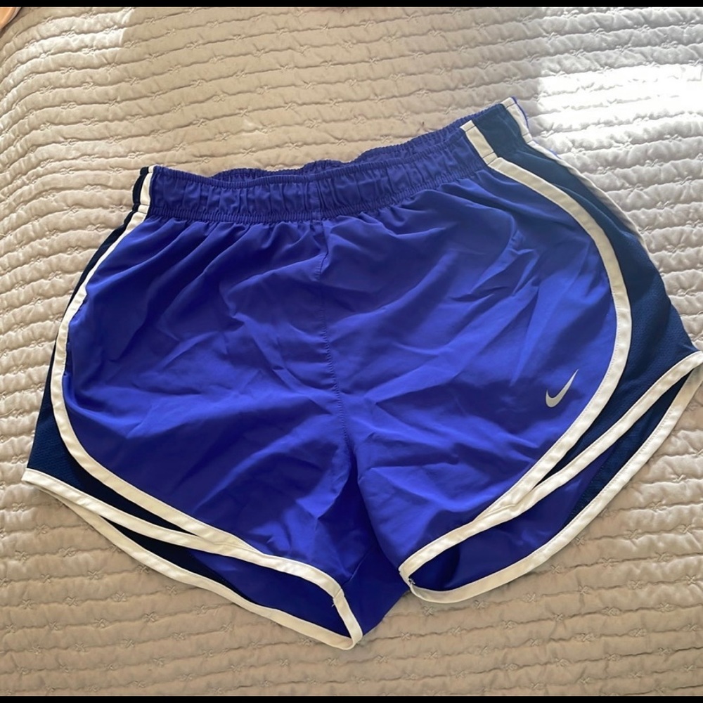 NIKE SHORTS